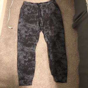 Lululemon Men’s L joggers